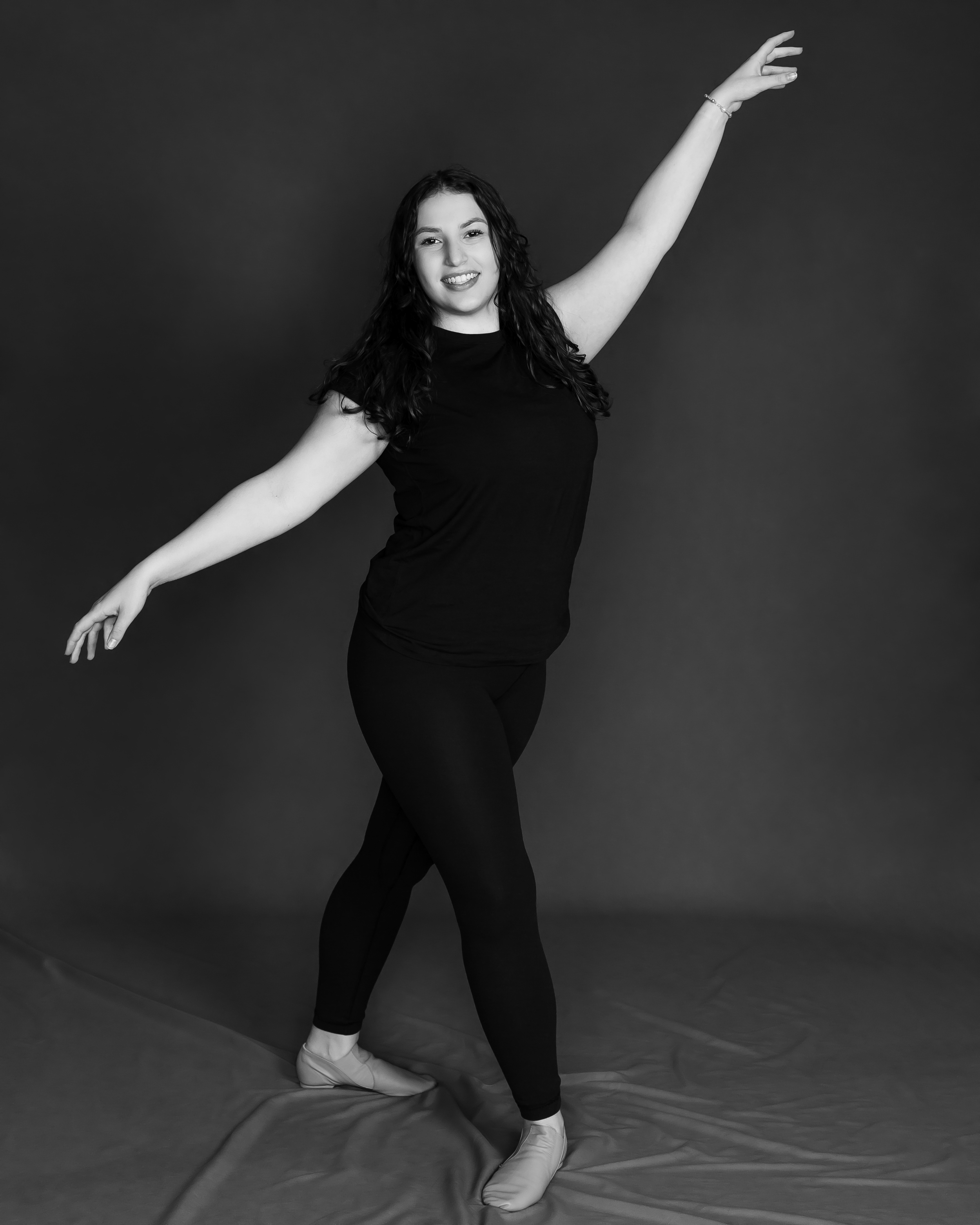 2021 Aviv Headshot and Dance Session-197-Edit